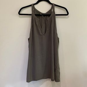 SOFT JOIE Olive Green Halter tank top v-neck linen-like fabric in EUC Sz M